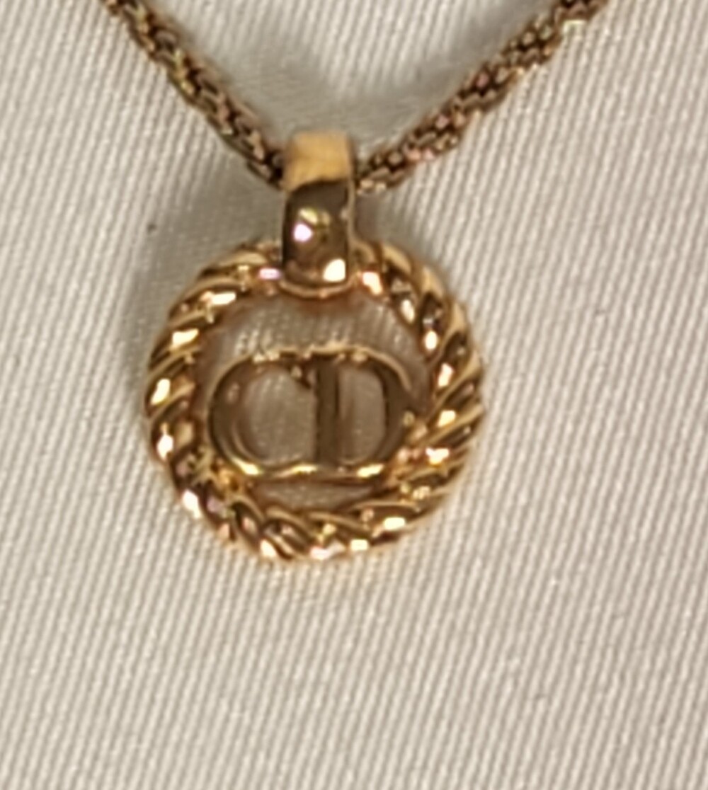 Authentic vintage Christian Dior CD Logo Round Twist Pendant Necklace - Picture 3 of 10